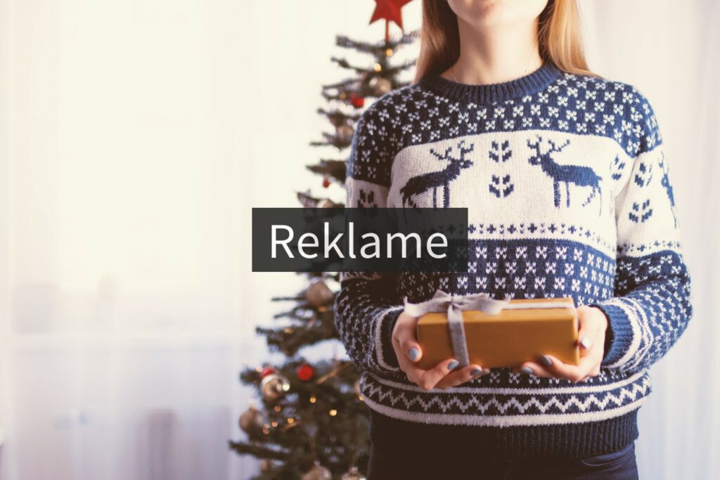 Kvinde i julesweater